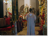 Праздничное Богослужение в храме Архангела Михаила. <Нажмите, чтобы увеличить>