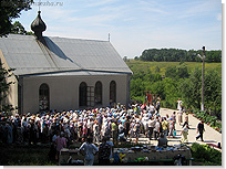 Торжественный крестный ход. 
<Нажмите, чтобы увеличить>