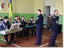 оркестр Отдельной Слободской бригады внутренних войск МВД Украины. <Нажмите, чтобы увеличить>